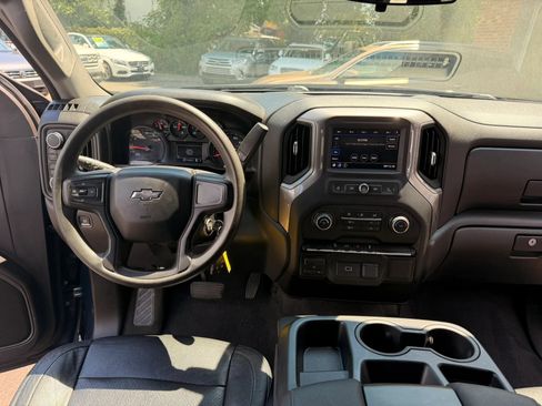Used 2020 Chevrolet Silverado 1500 Custom Trail Boss w/ Custom Convenience Package AWD/4WD image 9