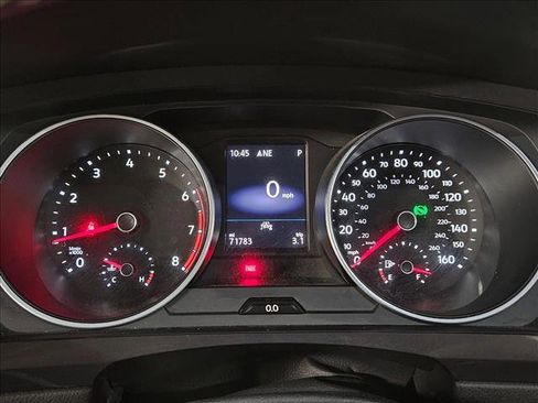 Used 2021 Volkswagen Tiguan SE w/ Panoramic Sunroof Package FWD image 11