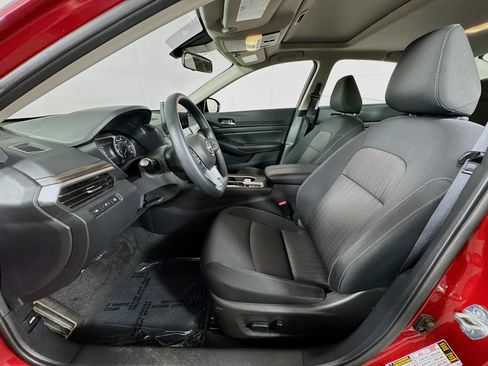 Used 2025 Nissan Altima 2.5 SV w/ SV Special Edition Package AWD/4WD image 12