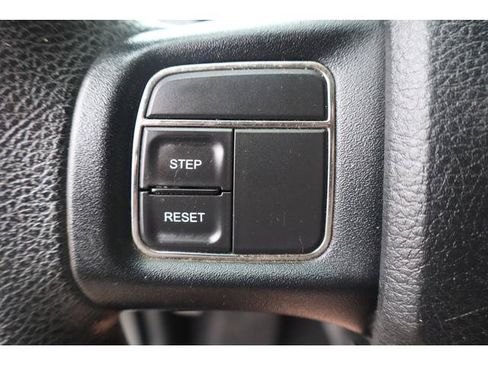 Used 2012 Dodge Grand Caravan SXT FWD image 12