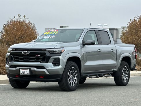 Used 2025 Chevrolet Colorado Z71 w/ Technology Package image 8