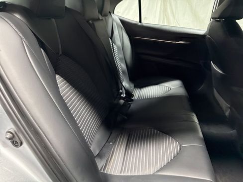 Used 2024 Toyota Camry SE image 11