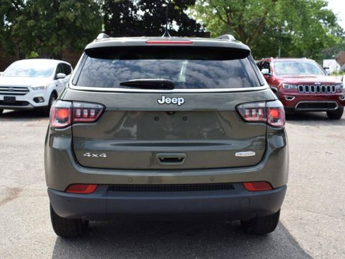 Used 2018 Jeep Compass Latitude w/ Popular Equipment Group AWD/4WD image 9