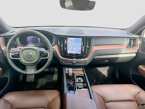 Used 2023 Volvo XC60 B5 Plus w/ Protection Package Premier image 25