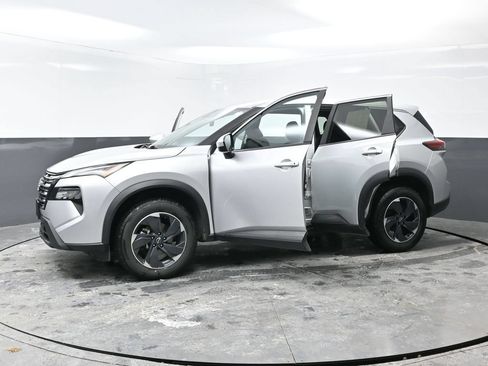 Used 2024 Nissan Rogue SV AWD/4WD image 56