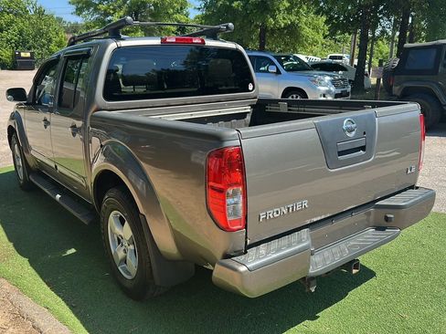 Used 2005 Nissan Frontier LE w/ (J01) Sunroof Pkg RWD image 5