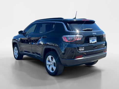 Used 2019 Jeep Compass Latitude w/ Popular Equipment Group AWD/4WD image 3