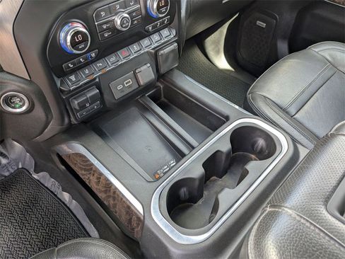 Used 2022 GMC Sierra 2500 Denali w/ Denali Ultimate Package image 21