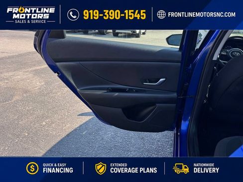 Used 2022 Hyundai Elantra SE FWD image 15