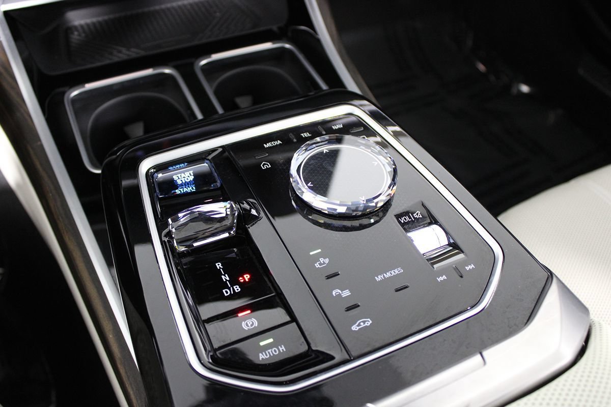 Used 2023 BMW i7 xDrive60 AWD/4WD image 22