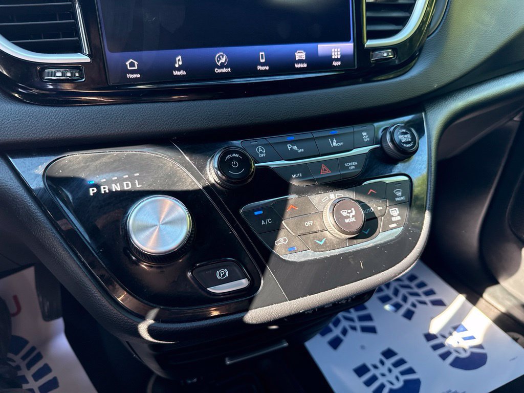 Used 2025 Chrysler Pacifica Select FWD image 29