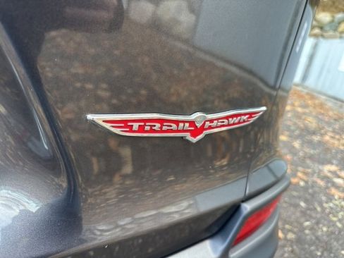 Used 2019 Jeep Cherokee Trailhawk w/ Cold Weather Group image 13