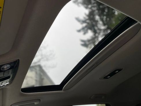 Used 2025 Kia Niro EX Touring image 20