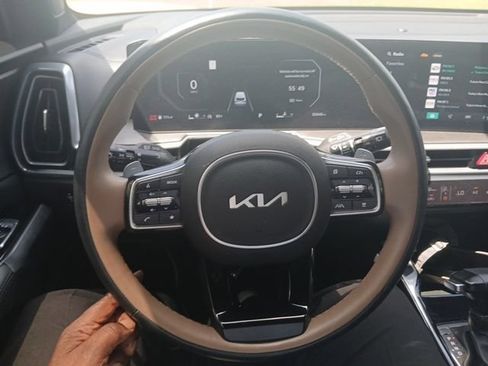 Certified 2024 Kia Sorento SX Prestige w/ Olive Brown Leather Package AWD/4WD image 9