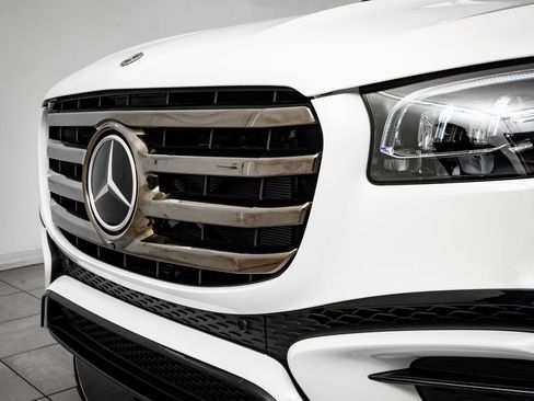 New 2026 Mercedes-Benz GLS 450 4MATIC image 3