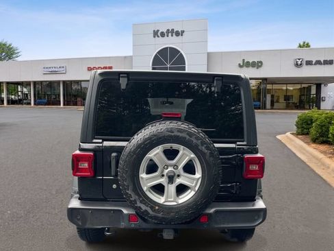 Used 2018 Jeep Wrangler Unlimited Sport S AWD/4WD image 5