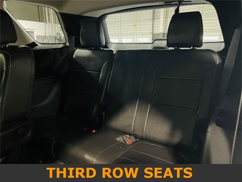 Used 2021 Chevrolet Traverse LT image 9