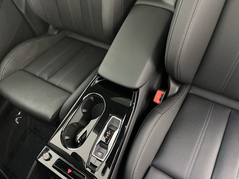 Used 2025 Audi Q6 e-tron Premium Plus w/ Premium Plus image 18