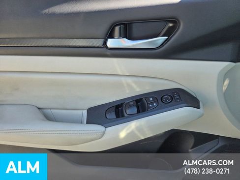 Used 2025 Nissan Altima 2.5 SV image 25