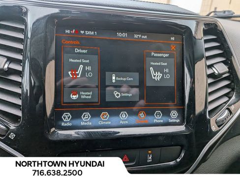 Used 2021 Jeep Cherokee Limited image 25