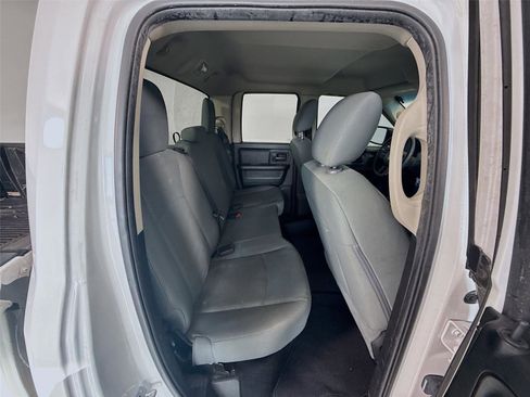 Used 2018 RAM 1500 Express RWD image 16