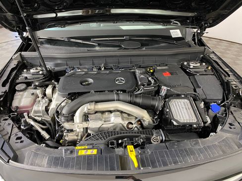 New 2025 Mercedes-Benz GLB 250 4MATIC image 30