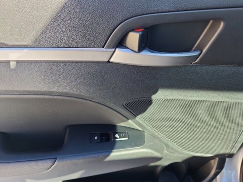 Used 2017 Hyundai Elantra Limited w/ Limited Tech Package 04 image 27