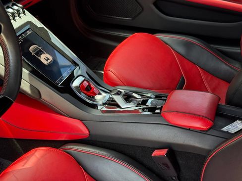 Used 2022 Lamborghini Huracan EVO RWD image 30