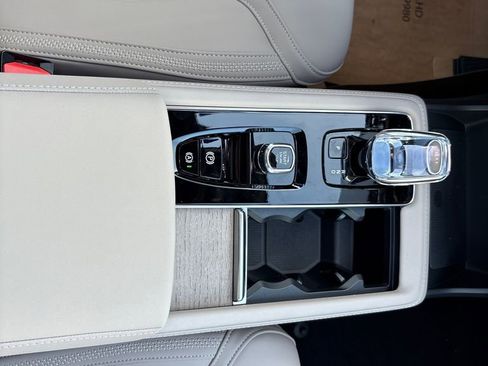 New 2026 Volvo XC90 T8 Plus image 15
