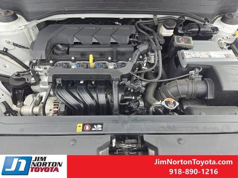 Used 2025 Hyundai Venue SEL FWD image 31