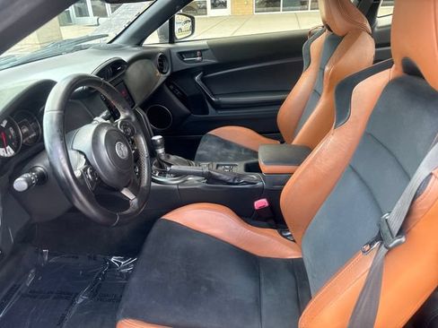 Used 2020 Toyota 86 RWD image 8