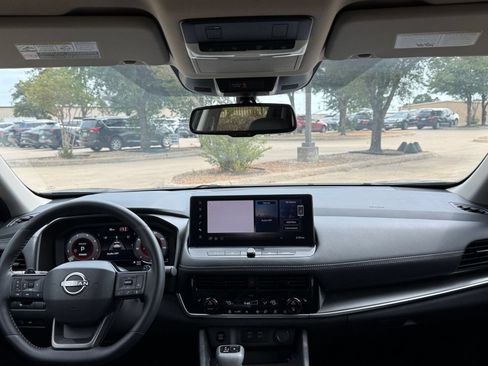 Used 2026 Nissan Rogue SL FWD image 34