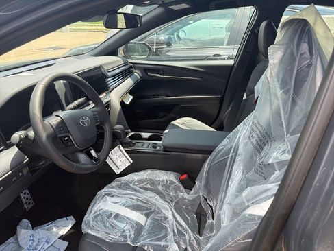 Used 2026 Toyota Camry SE FWD image 2