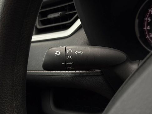 Used 2025 Toyota RAV4 XLE FWD image 27