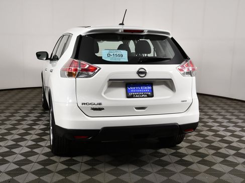 Used 2015 Nissan Rogue S AWD/4WD image 7