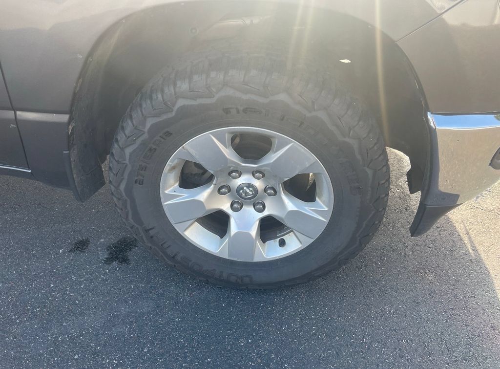 Used 2019 RAM 1500 Big Horn AWD/4WD image 12