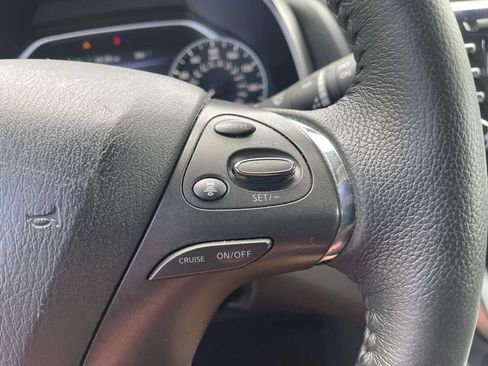 Used 2024 Nissan Murano SV AWD/4WD image 17