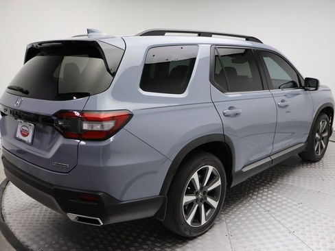 Used 2024 Honda Pilot Touring image 8