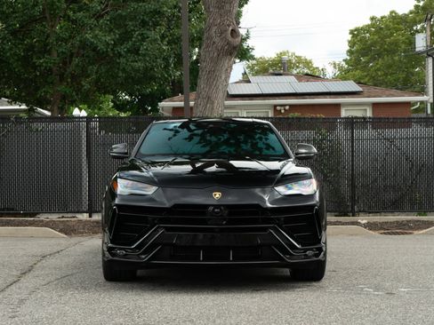 Used 2024 Lamborghini Urus Performante AWD/4WD image 3