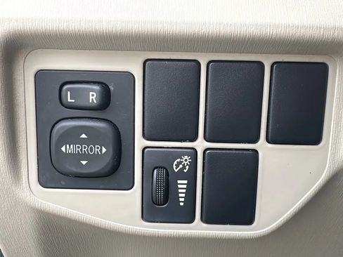 Used 2014 Toyota Prius Two FWD image 20