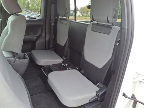 Used 2021 Toyota Tacoma SR RWD image 18