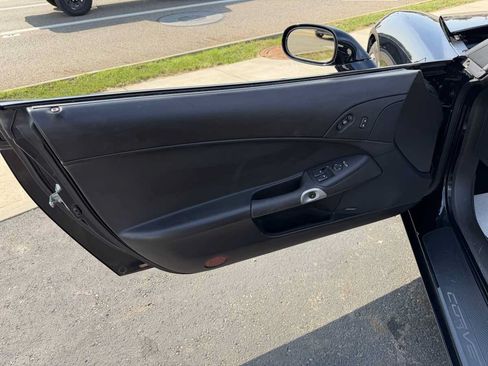 Used 2007 Chevrolet Corvette Convertible w/ Preferred Equipment Group RWD image 11