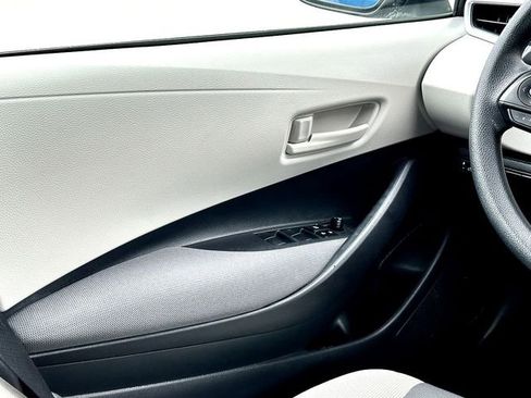 Used 2025 Toyota Corolla LE FWD image 23