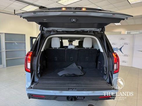 Certified 2025 Ford Expedition Active RWD image 12
