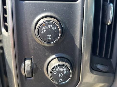 Used 2018 Chevrolet Silverado 1500 LT w/ All Star Edition AWD/4WD image 11