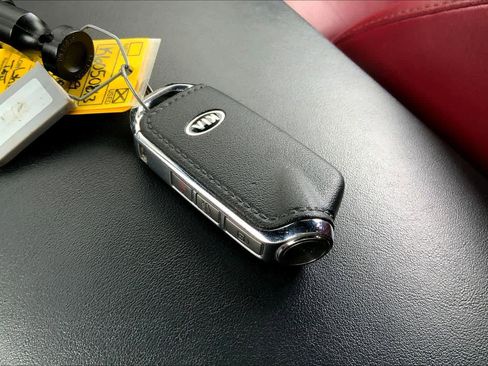 Used 2019 Kia Stinger GT2 image 14