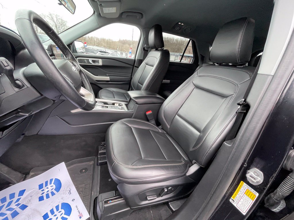 Used 2022 Ford Explorer XLT w/ Equipment Group 202A AWD/4WD image 11