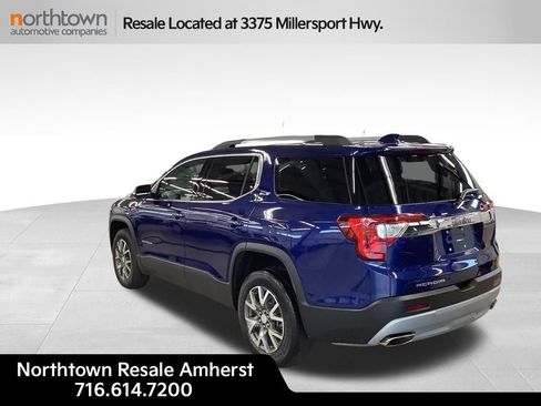 Used 2023 GMC Acadia SLE w/ Driver Convenience Package FWD image 3