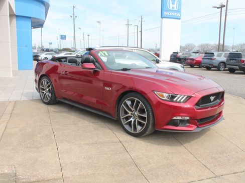 Used 2017 Ford Mustang GT Premium w/ Equipment Group 401A image 7