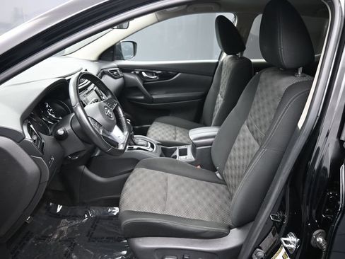 Used 2019 Nissan Rogue Sport SV w/ All-Weather Package AWD/4WD image 18